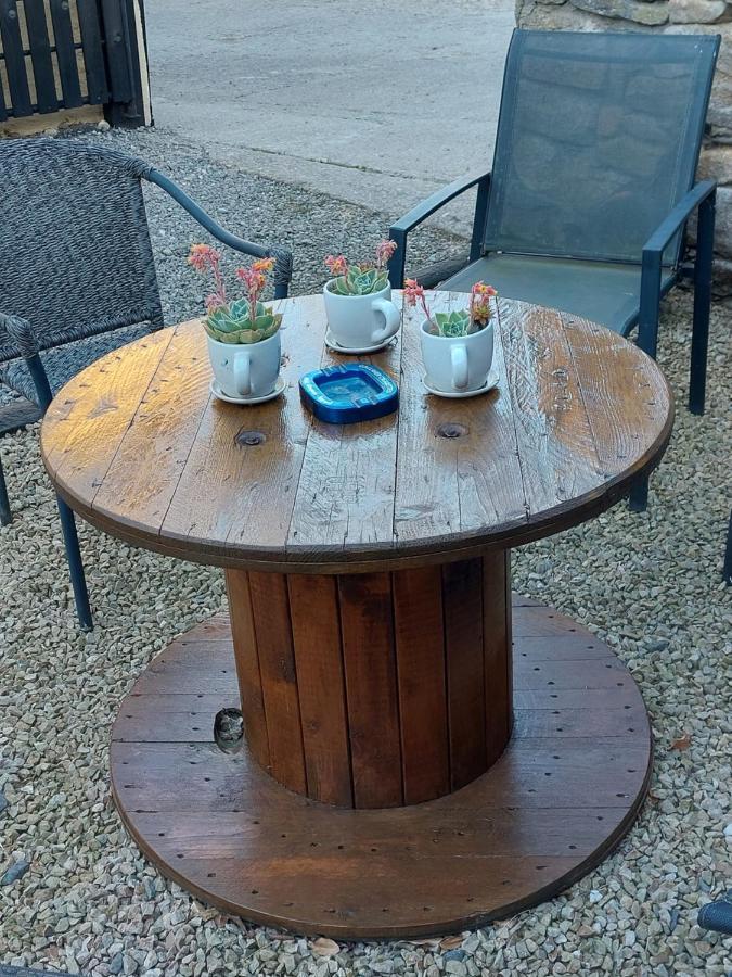 Traditional Old Style Farmhouse Coolvally Extérieur photo
