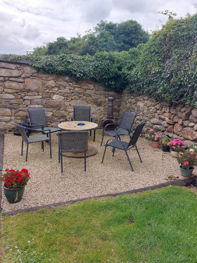 Traditional Old Style Farmhouse Coolvally Extérieur photo