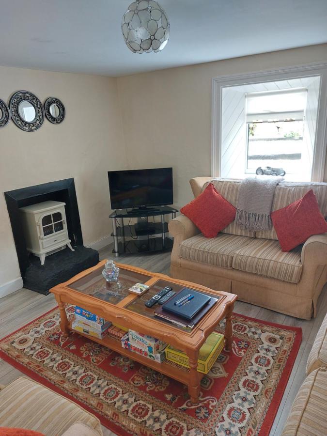 Traditional Old Style Farmhouse Coolvally Extérieur photo